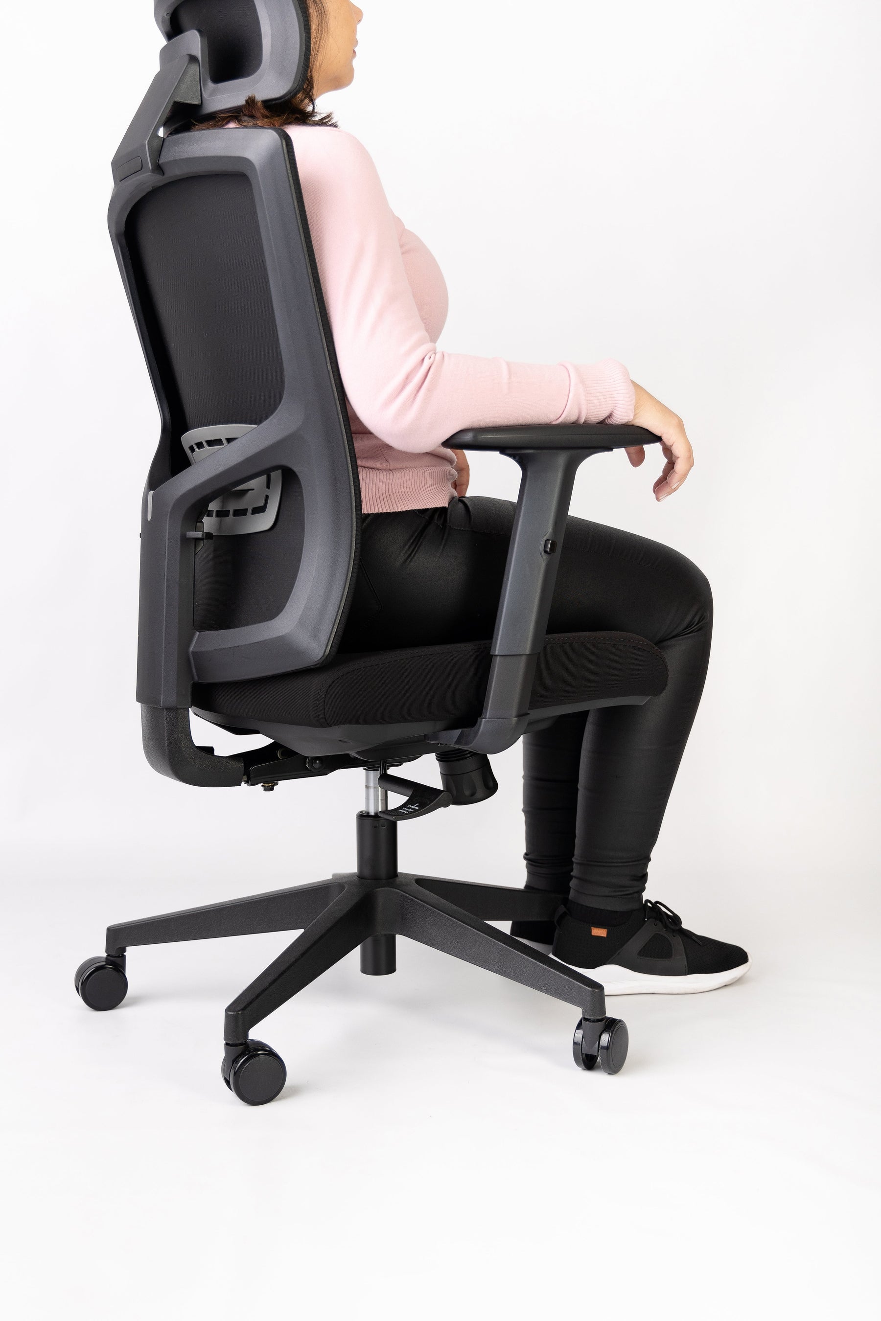 Unique Plus Preta - Cadeira Ergonômica de Escritório